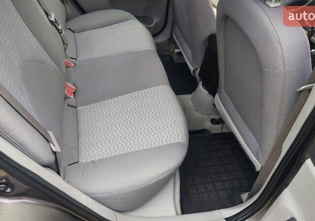 Серый Хендай Акцент, объемом двигателя 1.4 л и пробегом 170 тыс. км за 5700 $, фото 43 на Automoto.ua