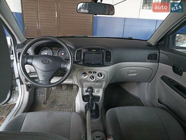 Серый Хендай Акцент, объемом двигателя 1.4 л и пробегом 140 тыс. км за 4999 $, фото 20 на Automoto.ua