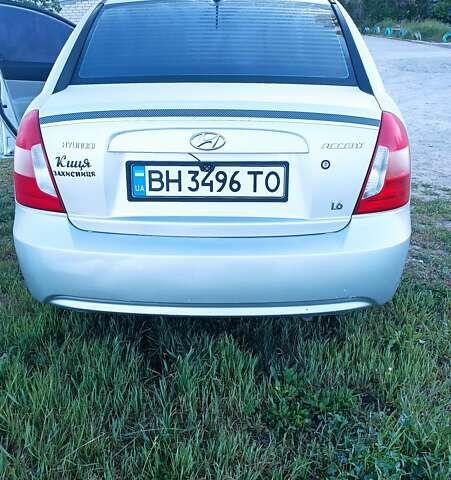 Сірий Хендай Акцент, об'ємом двигуна 1.6 л та пробігом 250 тис. км за 5000 $, фото 1 на Automoto.ua