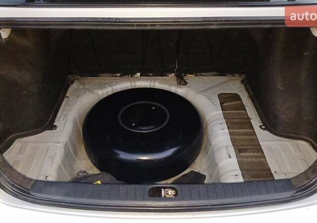 Сірий Хендай Акцент, об'ємом двигуна 1.4 л та пробігом 130 тис. км за 5500 $, фото 3 на Automoto.ua