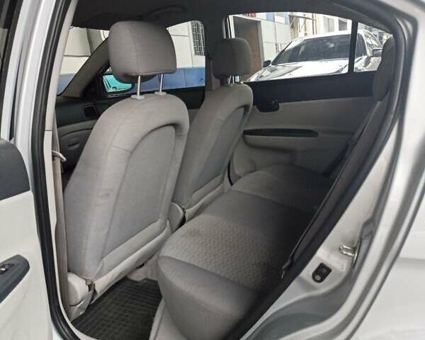 Серый Хендай Акцент, объемом двигателя 1.4 л и пробегом 140 тыс. км за 4999 $, фото 19 на Automoto.ua