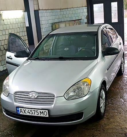 Серый Хендай Акцент, объемом двигателя 1.4 л и пробегом 113 тыс. км за 4600 $, фото 4 на Automoto.ua