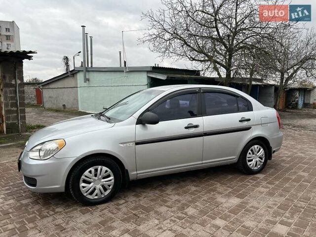 Серый Хендай Акцент, объемом двигателя 1.4 л и пробегом 114 тыс. км за 4850 $, фото 1 на Automoto.ua