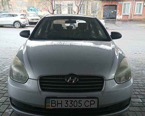 Серый Хендай Акцент, объемом двигателя 1.4 л и пробегом 140 тыс. км за 4999 $, фото 2 на Automoto.ua