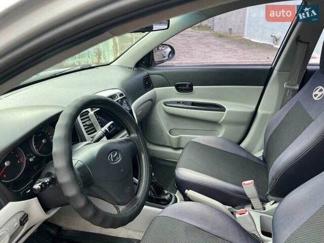 Серый Хендай Акцент, объемом двигателя 1.4 л и пробегом 114 тыс. км за 4850 $, фото 11 на Automoto.ua