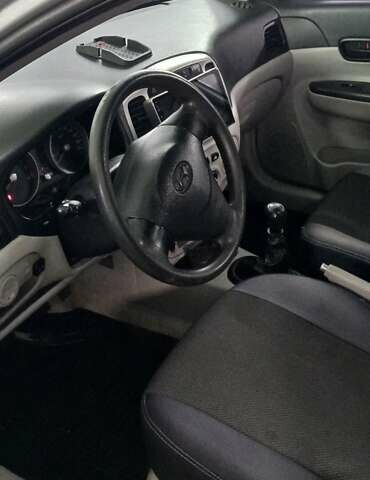 Серый Хендай Акцент, объемом двигателя 1.4 л и пробегом 113 тыс. км за 4600 $, фото 15 на Automoto.ua