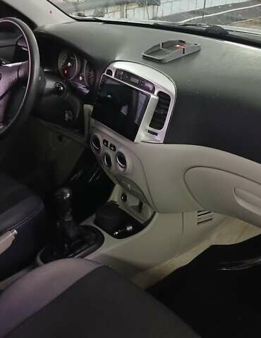 Серый Хендай Акцент, объемом двигателя 1.4 л и пробегом 113 тыс. км за 4600 $, фото 14 на Automoto.ua