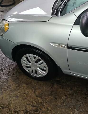 Серый Хендай Акцент, объемом двигателя 1.4 л и пробегом 113 тыс. км за 4600 $, фото 7 на Automoto.ua