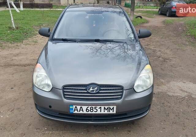 Серый Хендай Акцент, объемом двигателя 1.4 л и пробегом 170 тыс. км за 5700 $, фото 6 на Automoto.ua