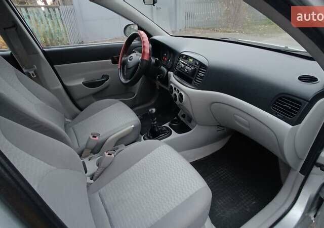 Сірий Хендай Акцент, об'ємом двигуна 1.4 л та пробігом 240 тис. км за 4400 $, фото 15 на Automoto.ua