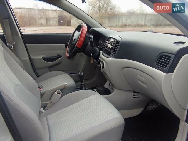 Сірий Хендай Акцент, об'ємом двигуна 1.4 л та пробігом 240 тис. км за 4800 $, фото 3 на Automoto.ua