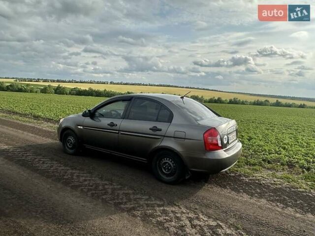 Сірий Хендай Акцент, об'ємом двигуна 1.4 л та пробігом 250 тис. км за 5400 $, фото 4 на Automoto.ua