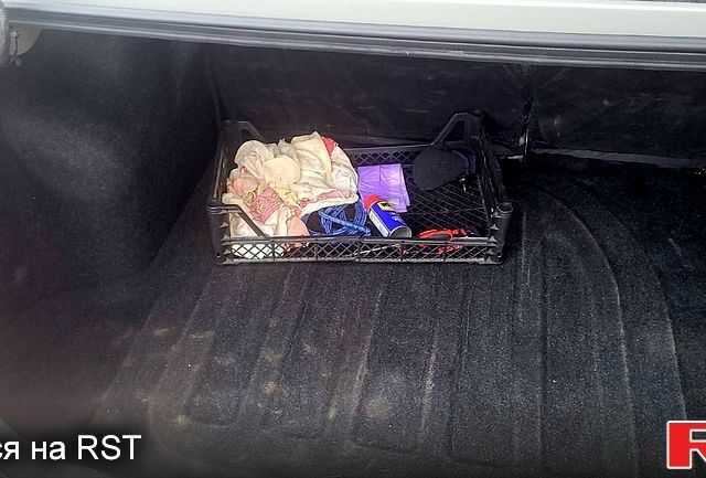 Серый Хендай Акцент, объемом двигателя 1.4 л и пробегом 220 тыс. км за 5900 $, фото 8 на Automoto.ua