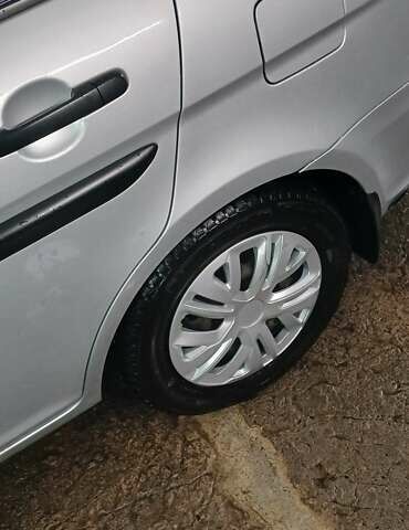 Серый Хендай Акцент, объемом двигателя 1.4 л и пробегом 113 тыс. км за 4600 $, фото 8 на Automoto.ua