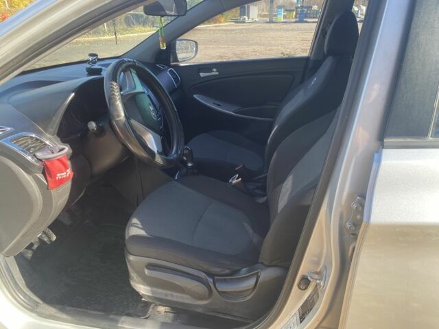 Хендай Акцент 2011 у Полтаві на Automoto.ua Сірий Хендай Акцент, об'ємом двигуна 1.4 л та пробігом 171 тис. км за 6499 $, фото 9 на Automoto.ua