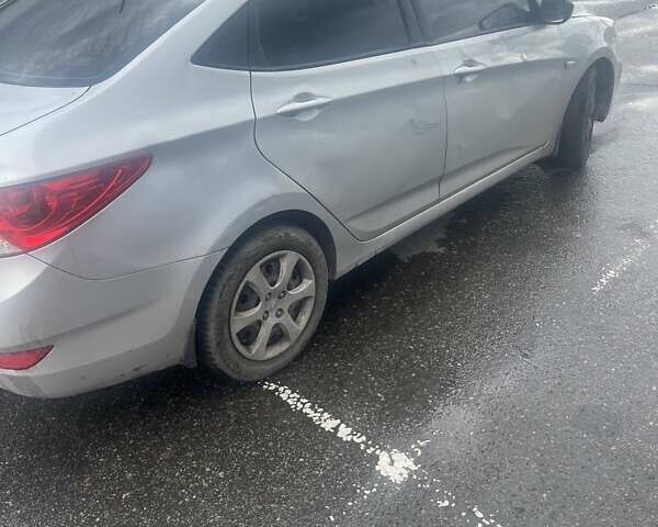 Хендай Акцент 2011 в Харькове на Automoto.ua Серый Хендай Акцент, объемом двигателя 1.4 л и пробегом 84 тыс. км за 5000 $, фото 9 на Automoto.ua