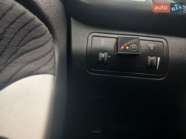 Серый Хендай Акцент, объемом двигателя 1.4 л и пробегом 238 тыс. км за 5950 $, фото 13 на Automoto.ua