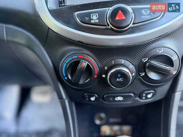 Серый Хендай Акцент, объемом двигателя 1.6 л и пробегом 138 тыс. км за 7900 $, фото 26 на Automoto.ua