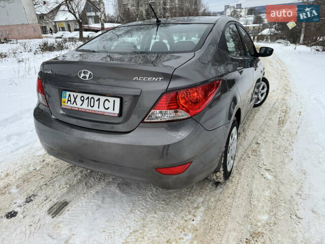Серый Хендай Акцент, объемом двигателя 1.4 л и пробегом 125 тыс. км за 7200 $, фото 2 на Automoto.ua
