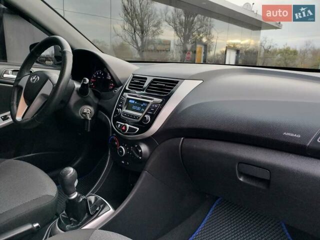 Серый Хендай Акцент, объемом двигателя 1.4 л и пробегом 175 тыс. км за 7500 $, фото 31 на Automoto.ua