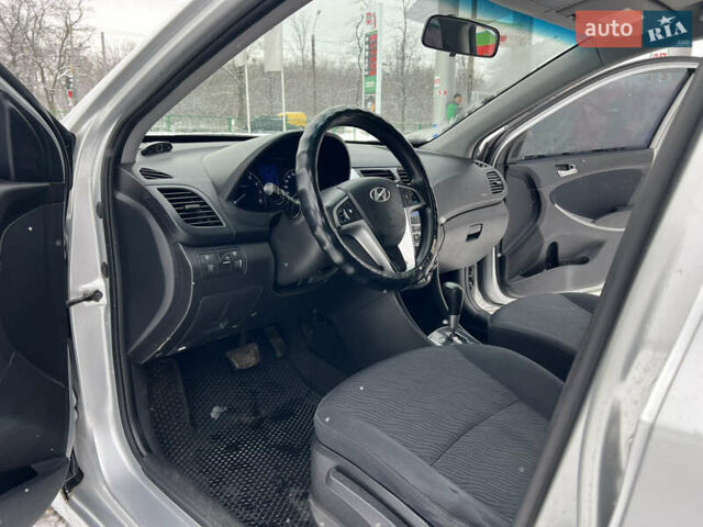 Серый Хендай Акцент, объемом двигателя 1.59 л и пробегом 227 тыс. км за 6900 $, фото 10 на Automoto.ua