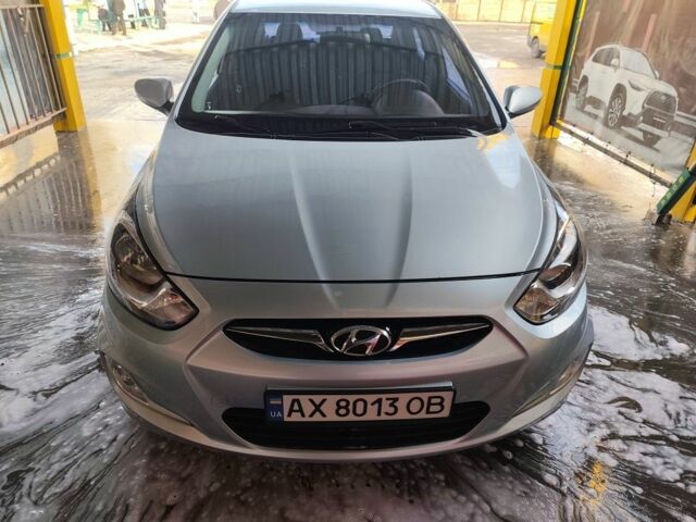 Серый Хендай Акцент, объемом двигателя 1.6 л и пробегом 227 тыс. км за 6350 $, фото 1 на Automoto.ua