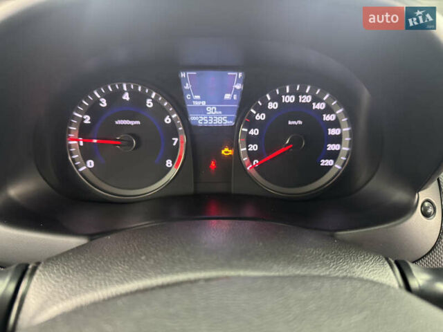Серый Хендай Акцент, объемом двигателя 1.4 л и пробегом 253 тыс. км за 5200 $, фото 7 на Automoto.ua