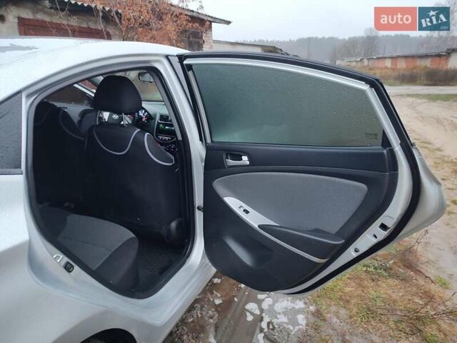 Серый Хендай Акцент, объемом двигателя 1.4 л и пробегом 177 тыс. км за 6100 $, фото 19 на Automoto.ua