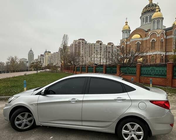 Серый Хендай Акцент, объемом двигателя 1.4 л и пробегом 180 тыс. км за 8100 $, фото 23 на Automoto.ua