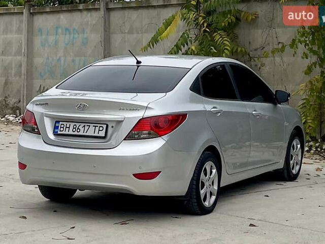 Хендай Акцент 2011 у Одесі на Automoto.ua Сірий Хендай Акцент, об'ємом двигуна 1.4 л та пробігом 184 тис. км за 7200 $, фото 27 на Automoto.ua
