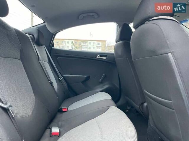 Сірий Хендай Акцент, об'ємом двигуна 1.4 л та пробігом 172 тис. км за 7299 $, фото 14 на Automoto.ua
