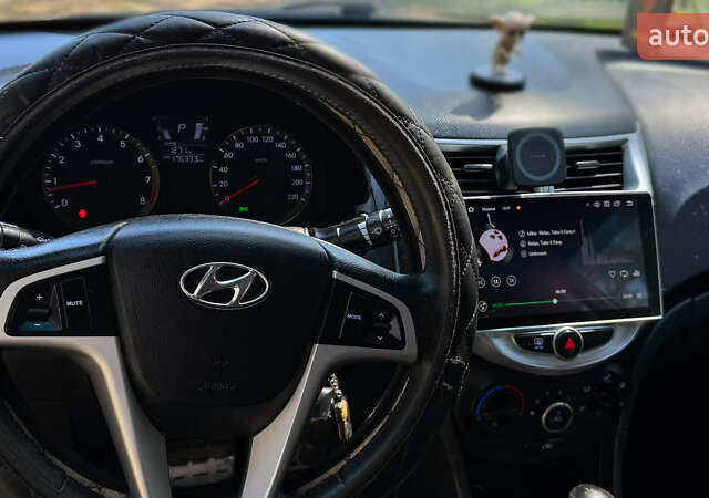 Сірий Хендай Акцент, об'ємом двигуна 1.4 л та пробігом 185 тис. км за 6800 $, фото 5 на Automoto.ua