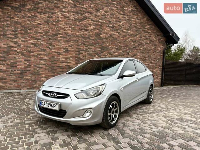 Серый Хендай Акцент, объемом двигателя 1.6 л и пробегом 186 тыс. км за 7900 $, фото 2 на Automoto.ua