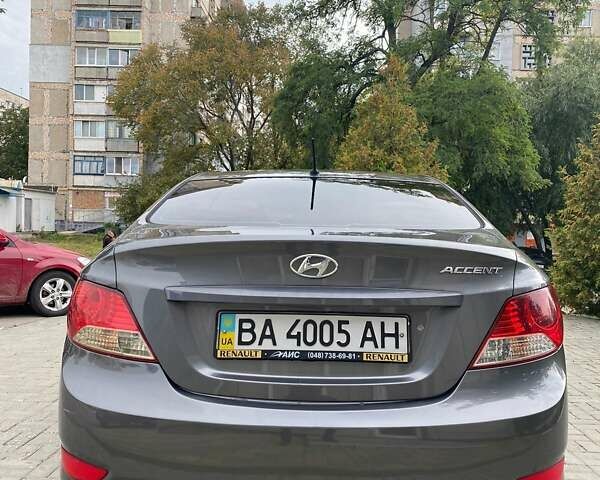 Серый Хендай Акцент, объемом двигателя 1.4 л и пробегом 164 тыс. км за 7199 $, фото 3 на Automoto.ua