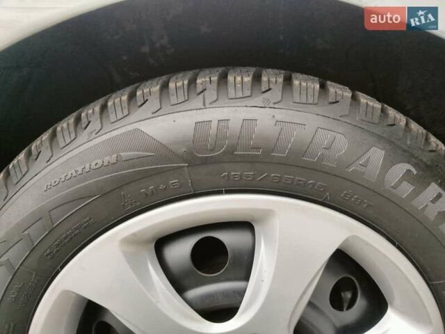 Серый Хендай Акцент, объемом двигателя 1.4 л и пробегом 104 тыс. км за 7600 $, фото 11 на Automoto.ua