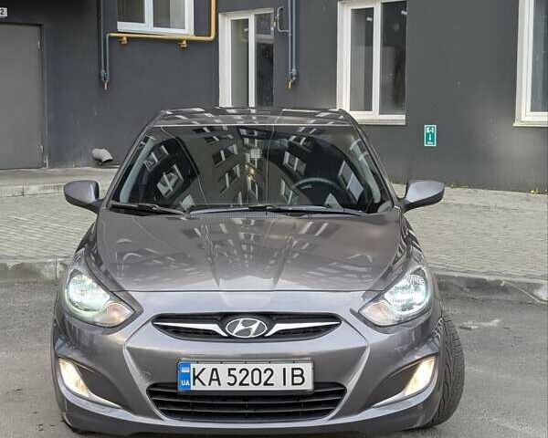 Серый Хендай Акцент, объемом двигателя 1.4 л и пробегом 233 тыс. км за 6250 $, фото 1 на Automoto.ua