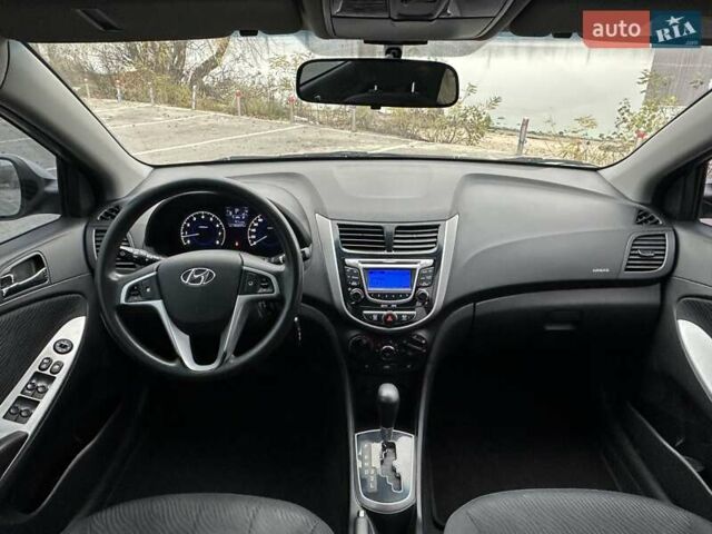 Серый Хендай Акцент, объемом двигателя 1.4 л и пробегом 180 тыс. км за 8100 $, фото 20 на Automoto.ua