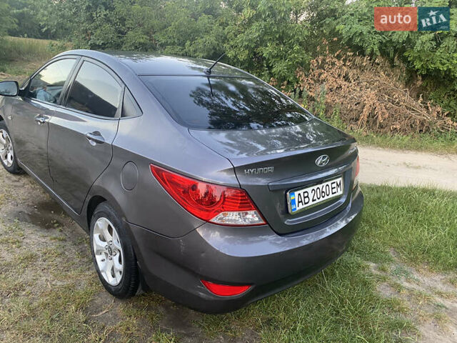 Серый Хендай Акцент, объемом двигателя 1.4 л и пробегом 200 тыс. км за 6950 $, фото 3 на Automoto.ua