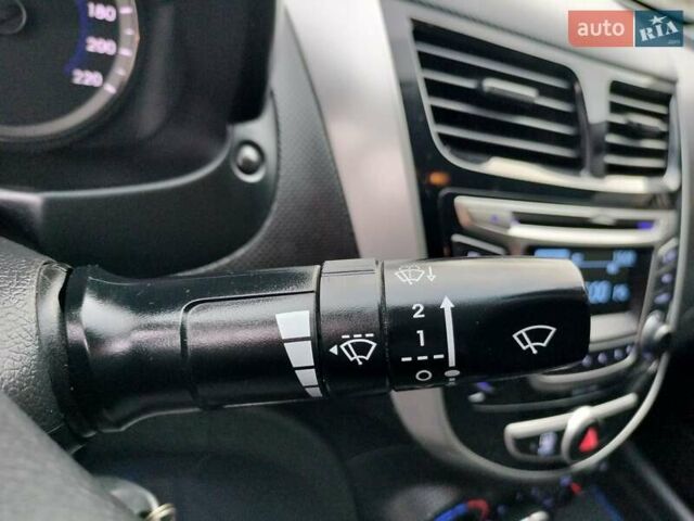 Серый Хендай Акцент, объемом двигателя 1.4 л и пробегом 175 тыс. км за 7500 $, фото 36 на Automoto.ua