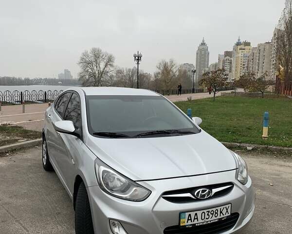 Серый Хендай Акцент, объемом двигателя 1.4 л и пробегом 180 тыс. км за 8100 $, фото 43 на Automoto.ua