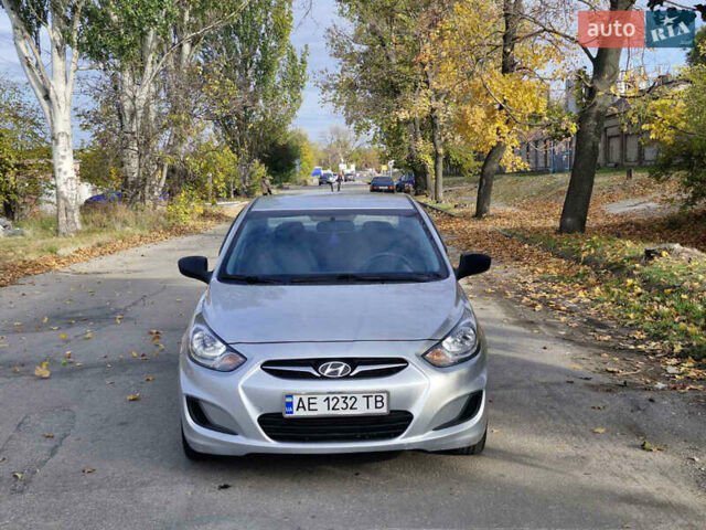 Хендай Акцент 2011 в Запорожье на Automoto.ua Серый Хендай Акцент, объемом двигателя 1.4 л и пробегом 175 тыс. км за 6800 $, фото 2 на Automoto.ua