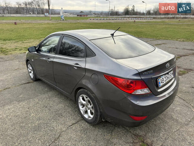 Серый Хендай Акцент, объемом двигателя 1.4 л и пробегом 206 тыс. км за 6400 $, фото 15 на Automoto.ua