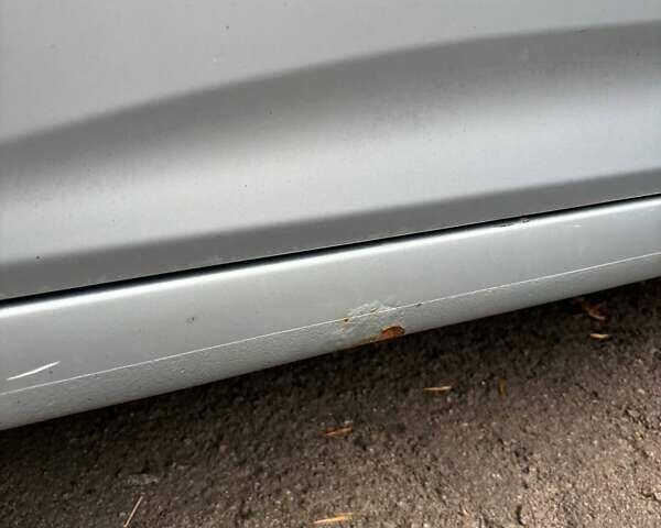 Серый Хендай Акцент, объемом двигателя 1.4 л и пробегом 140 тыс. км за 6800 $, фото 5 на Automoto.ua