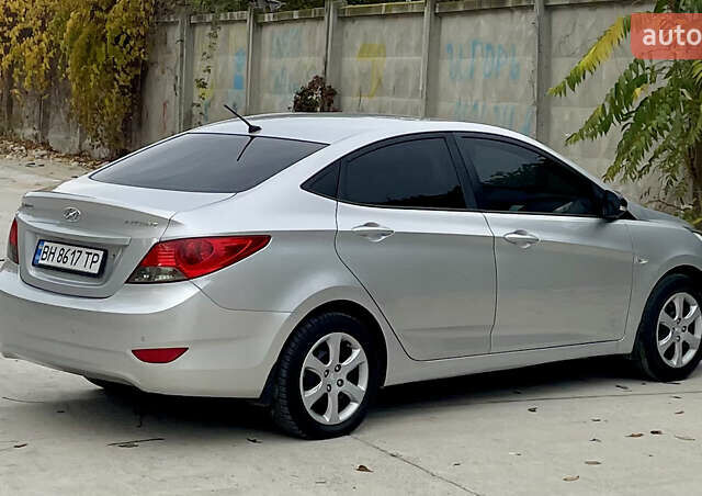 Хендай Акцент 2011 у Одесі на Automoto.ua Сірий Хендай Акцент, об'ємом двигуна 1.4 л та пробігом 184 тис. км за 7200 $, фото 31 на Automoto.ua