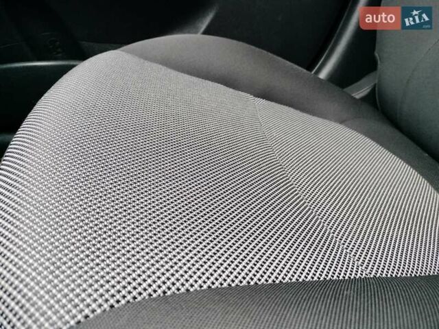 Серый Хендай Акцент, объемом двигателя 1.4 л и пробегом 175 тыс. км за 7500 $, фото 39 на Automoto.ua