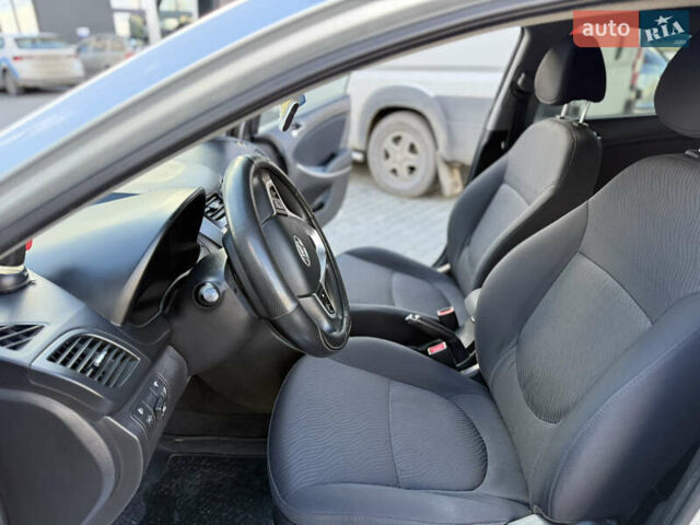 Серый Хендай Акцент, объемом двигателя 1.6 л и пробегом 138 тыс. км за 7900 $, фото 32 на Automoto.ua