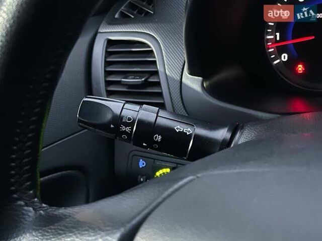 Сірий Хендай Акцент, об'ємом двигуна 1.4 л та пробігом 172 тис. км за 7299 $, фото 28 на Automoto.ua