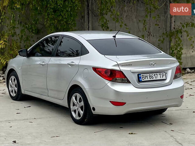 Хендай Акцент 2011 у Одесі на Automoto.ua Сірий Хендай Акцент, об'ємом двигуна 1.4 л та пробігом 184 тис. км за 7200 $, фото 23 на Automoto.ua