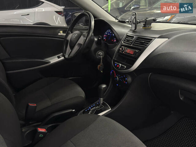 Хендай Акцент 2011 в Николаеве на Automoto.ua Серый Хендай Акцент, объемом двигателя 1.4 л и пробегом 204 тыс. км за 7599 $, фото 15 на Automoto.ua
