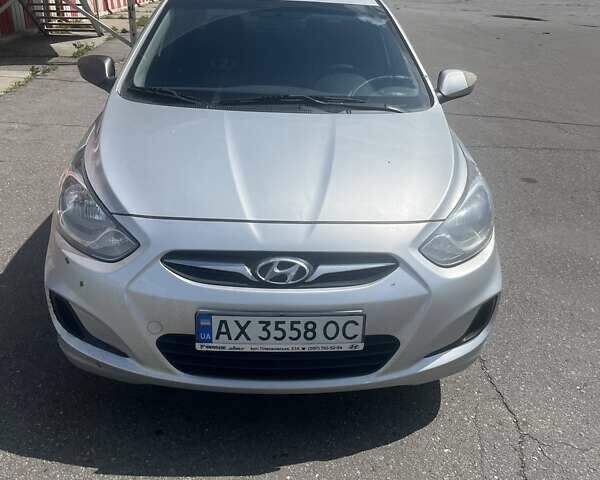 Хендай Акцент 2011 в Харькове на Automoto.ua Серый Хендай Акцент, объемом двигателя 1.4 л и пробегом 84 тыс. км за 5000 $, фото 4 на Automoto.ua